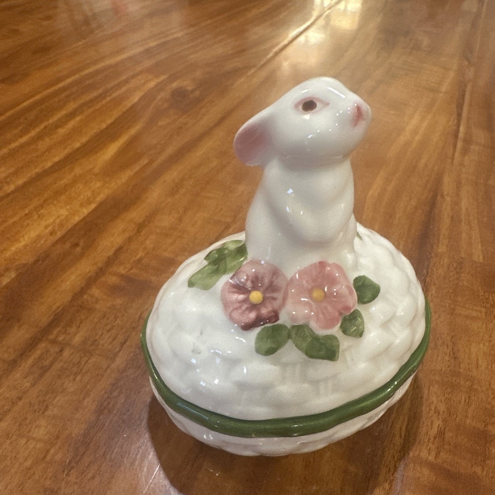 Vintage 80s Avon Bunny Rabbit Easter Holiday Spring Lidded Trinket Box Brazil‎